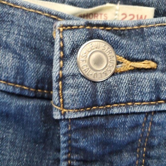 Levis Shorts Womens 22W Blue Classic Bermuda Denim Mid-Rise 5-Pocket Button Fly - Picture 11 of 14